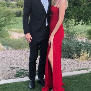 REFORMATION Ingrid Dress. Has small hole very close to hemline, can be fixed!